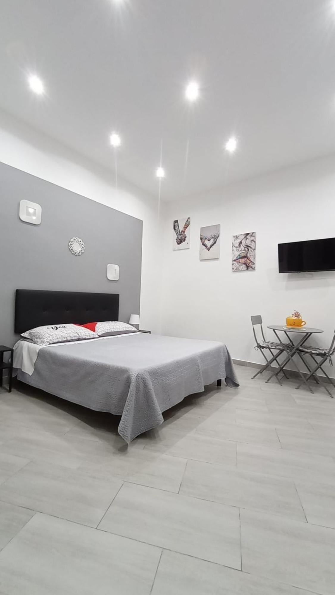 Room 511 Naples Extérieur photo